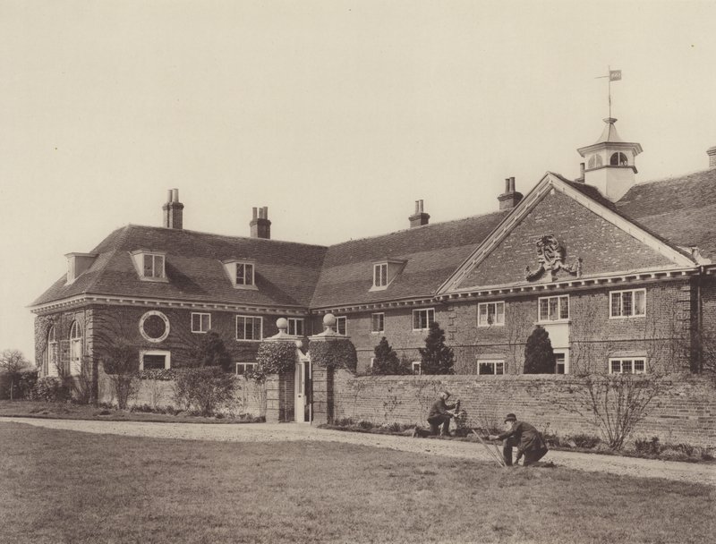The Lucas Asylum, Wokingham door Charles Latham