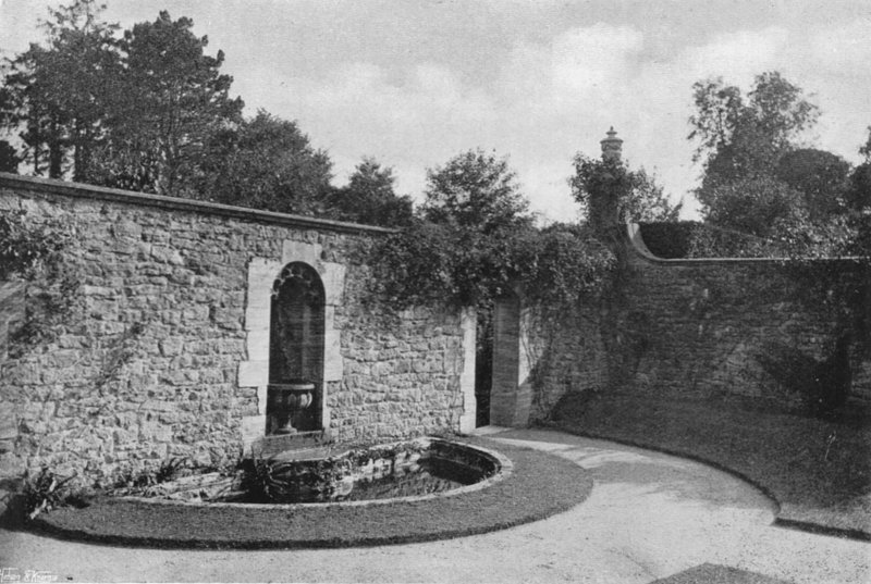 De rozentuin door Charles Latham