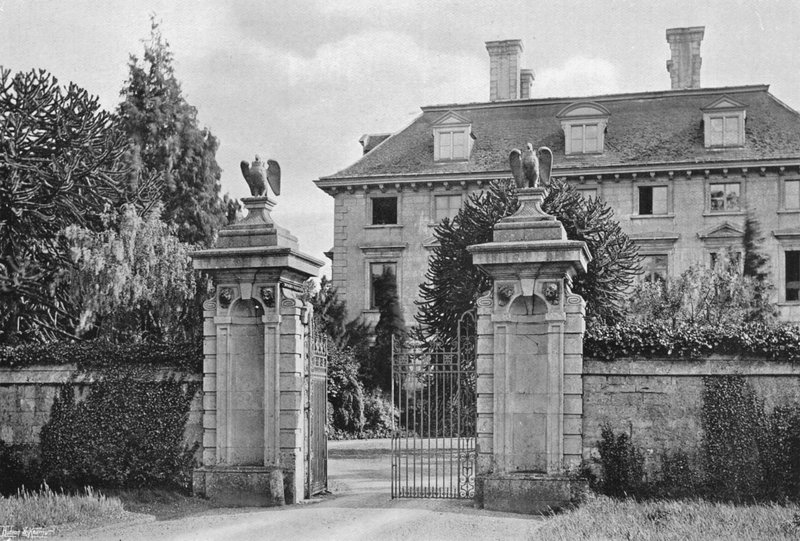Thorpe Hall ingang door Charles Latham