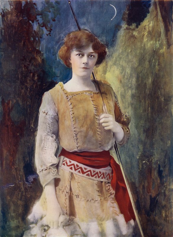 Miss Irene Vanbrugh in The Admirable Crichton door English Photographer