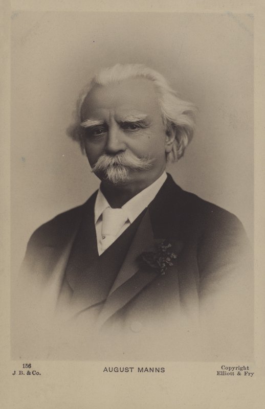 August Manns, Duits-Britse dirigent door English Photographer