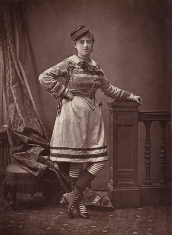 Bessie Sudlow door English Photographer