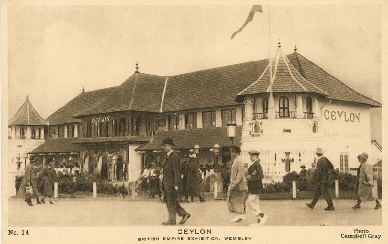 British Empire Exhibition, Wembley, Middlesex door English Photographer