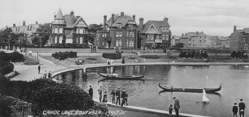 Canoe Lake, Southsea door English Photographer