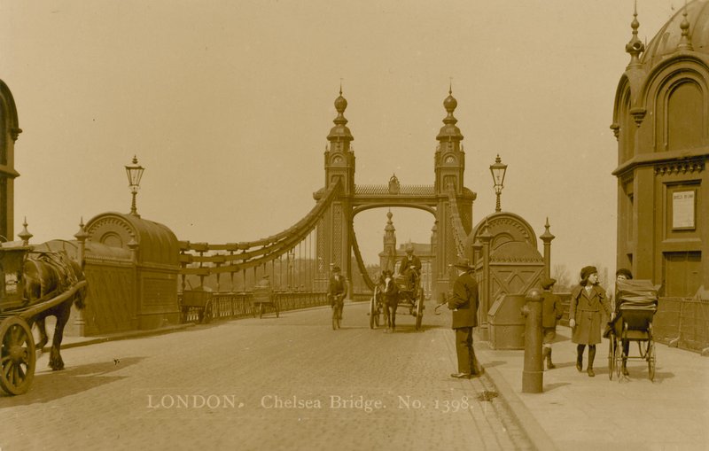 Chelsea Bridge door English Photographer