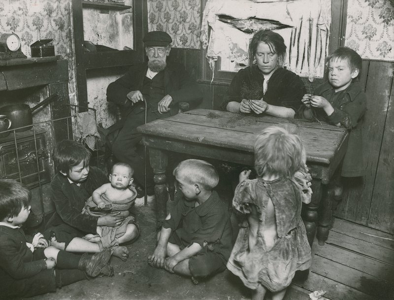 Kinderarmoede, Londen door English Photographer