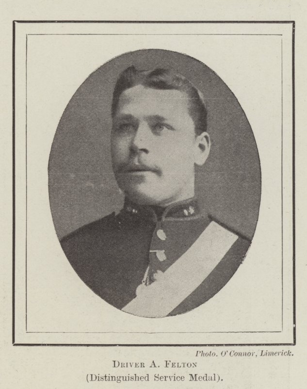 Bestuurder A Felton, Distinguished Service Medal door English Photographer