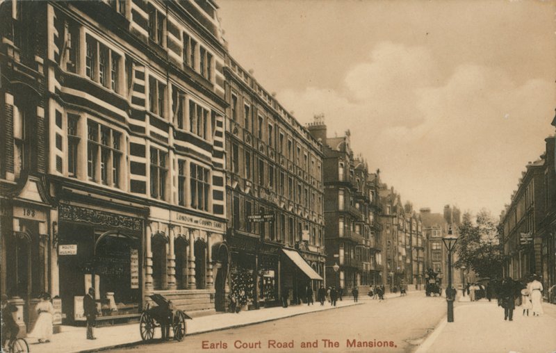Earls Court Road en The Mansions, Londen door English Photographer