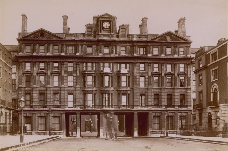 Euston Hotel, Londen, zuidkant door English Photographer