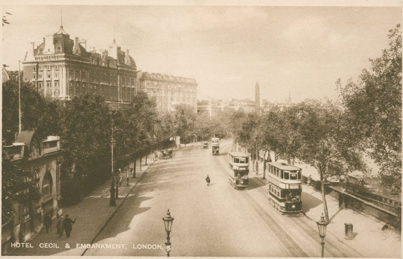 Hotel Cecil en Embankment, Londen door English Photographer