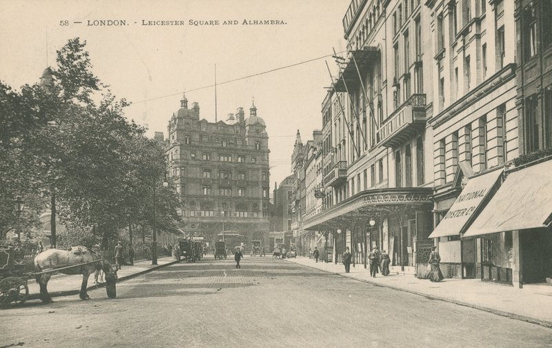 Leicester Square en Alhambra, Londen door English Photographer