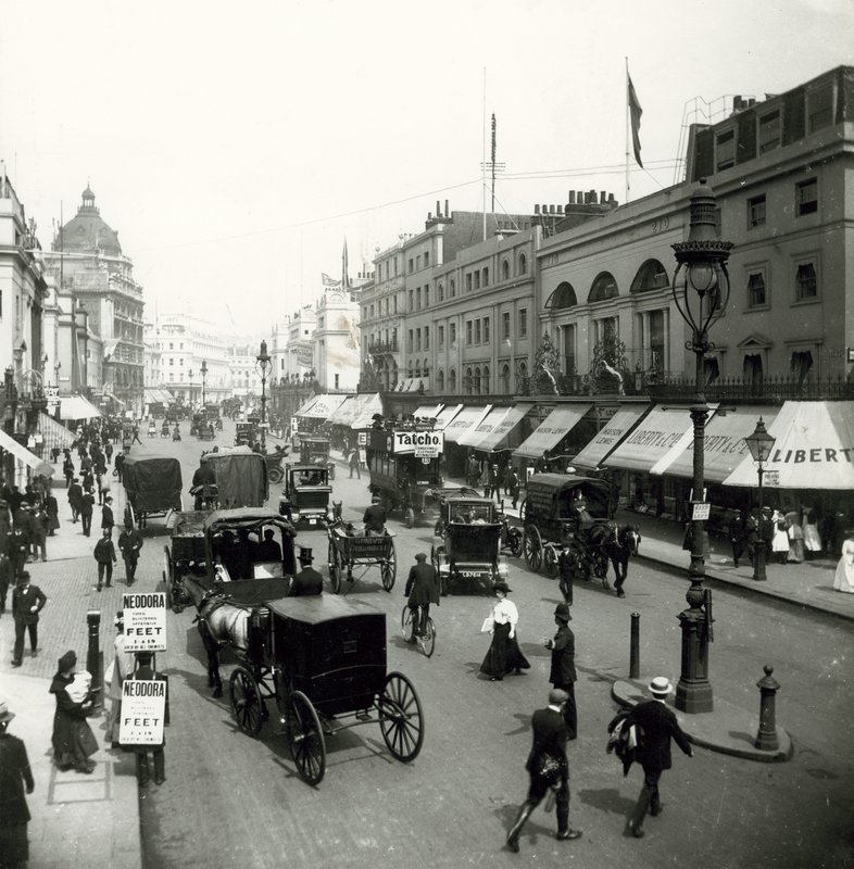 Liberty und Co, Regent Street, Londen door English Photographer
