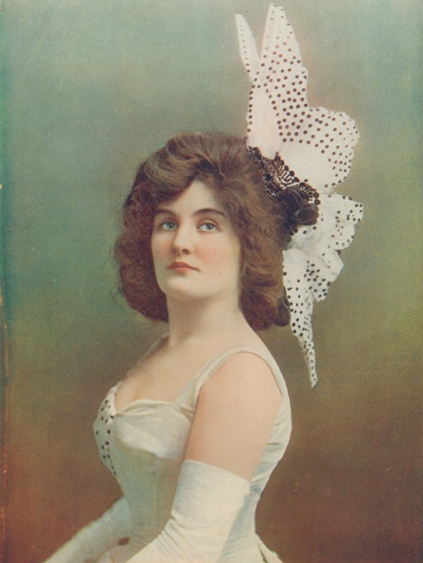 Miss Phyllis Rankin door English Photographer
