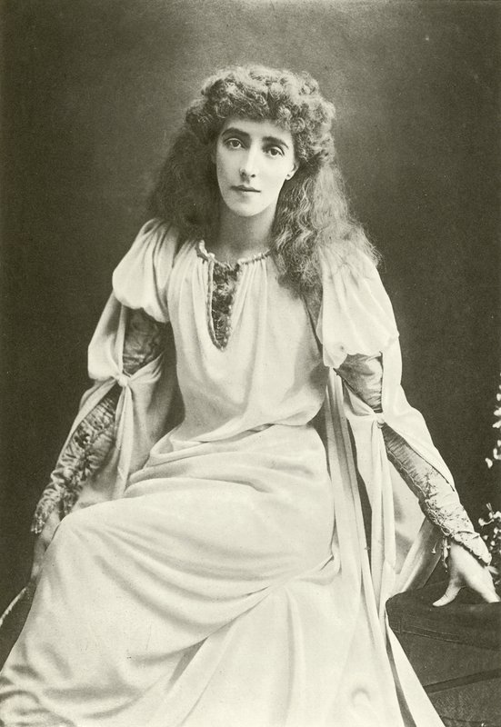 Mrs Beerbohm Tree als Ophelia (gravure) door English Photographer