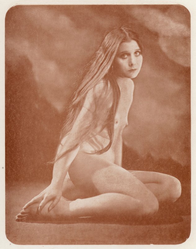 Nudistische kunst: Dolores door English Photographer