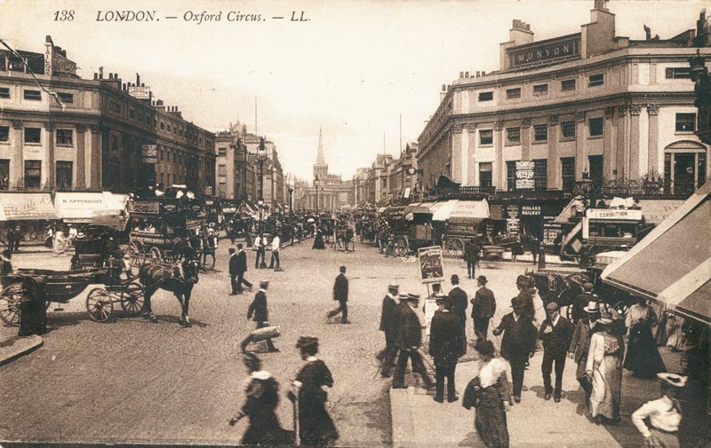 Oxford Circus in het West End door English Photographer