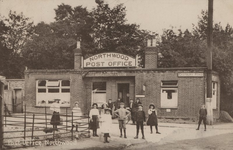 Postkantoor, Northwood, Londen door English Photographer