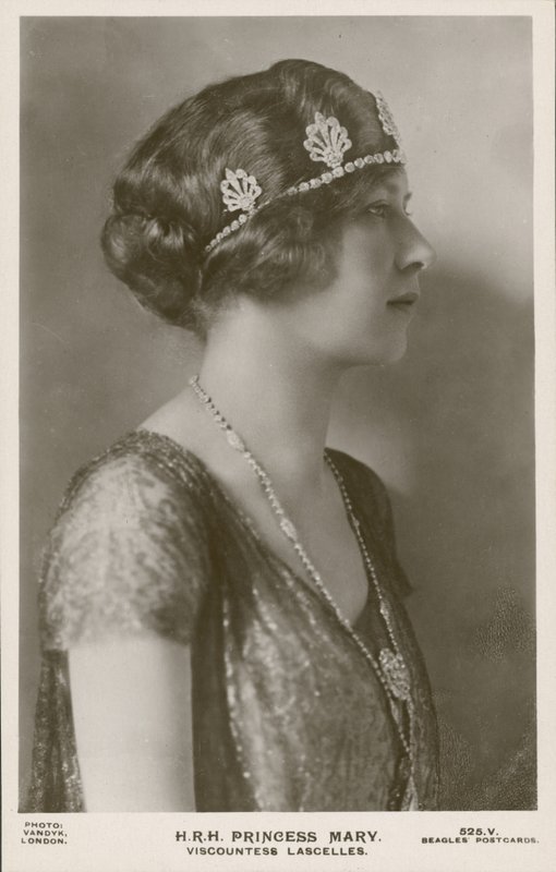 Prinses Mary, Viscountess Lascelles door English Photographer