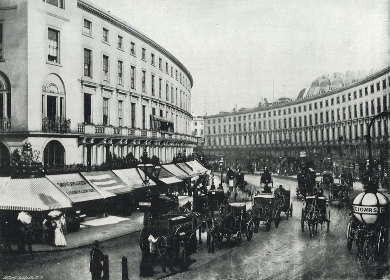 Regent Street, de Quadrant door English Photographer