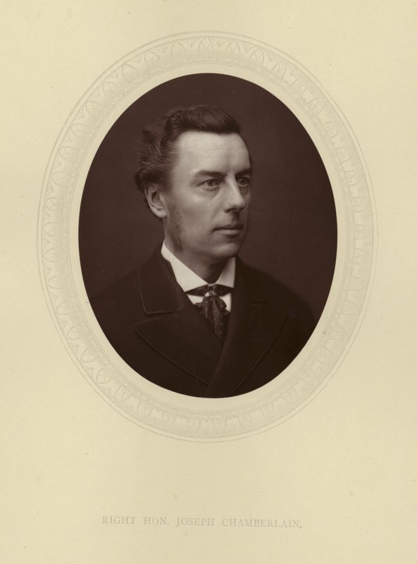 De Zeer Eerwaarde Joseph Chamberlain door English Photographer