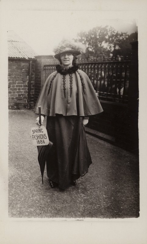 Lentemodes, 1886 door English Photographer