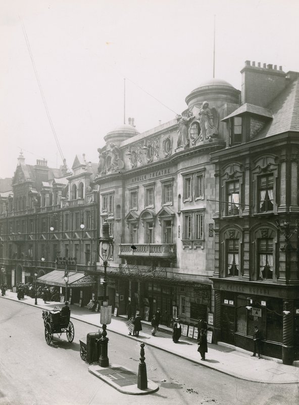 Het Apollo Theatre en Lyric Theatre, 1907 door English Photographer