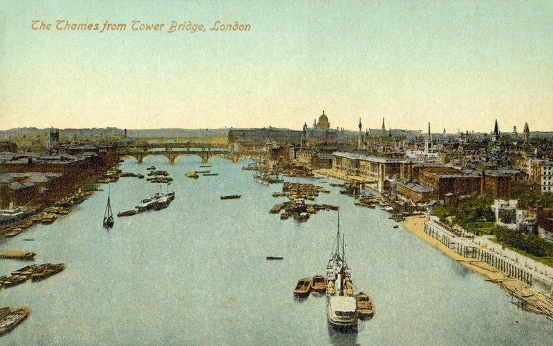Uitzicht vanaf Tower Bridge, Londen door English Photographer