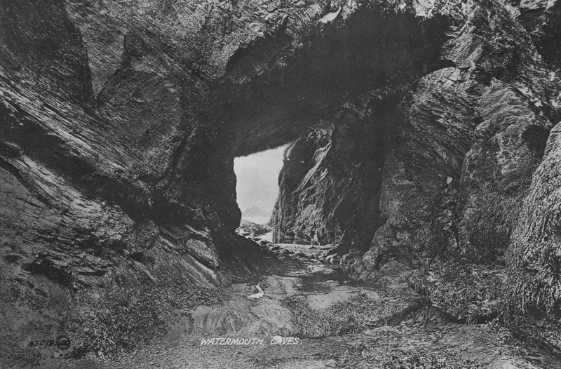 Watermouth Grotten door English Photographer