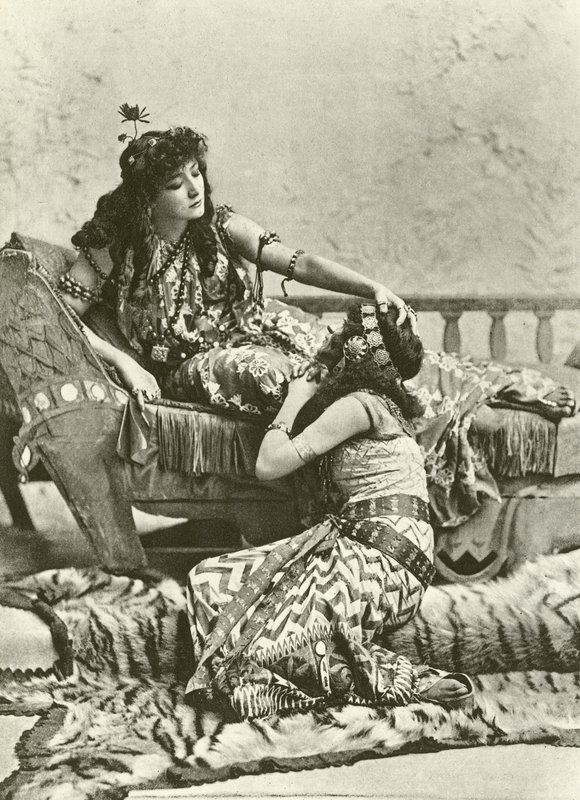Bernhardt als Cleopatra (gravure) door English School