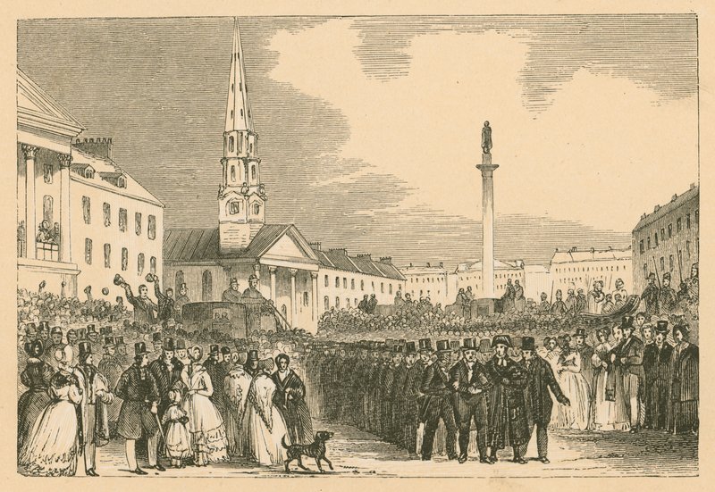 Processie vanuit de St. Andrews Church door English School