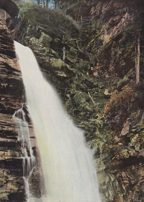 Luchon, Le Gouffre DEnfer door European Photographer