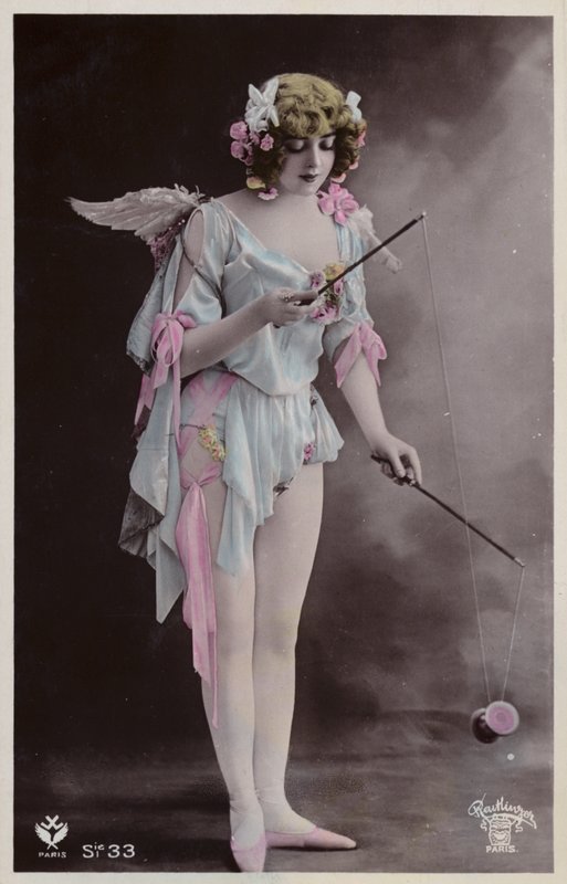 Meisje dat met diabolo speelt door French Photographer