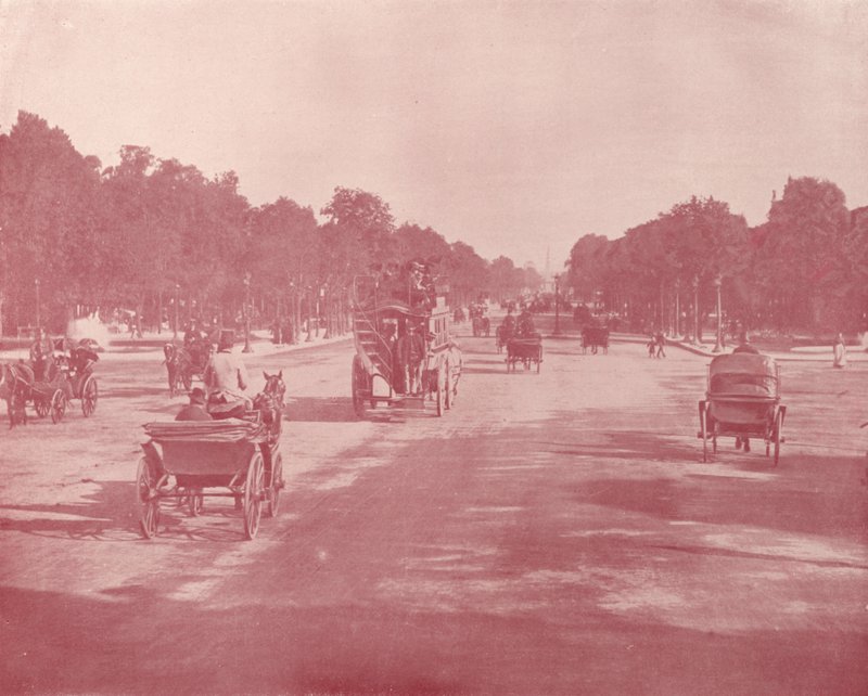 Parijs: Avenue Champs Elysees door French Photographer