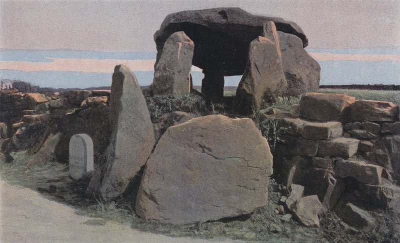 Plouharnel, Dolmen van Kergavat door French Photographer