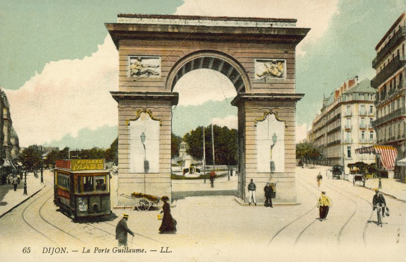 Porte Guillaume, Dijon door French Photographer