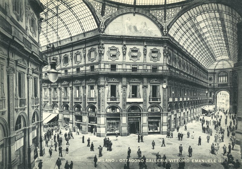 Milaan, Italië, Galleria Vittorio Emanuele II door Italian Photographer