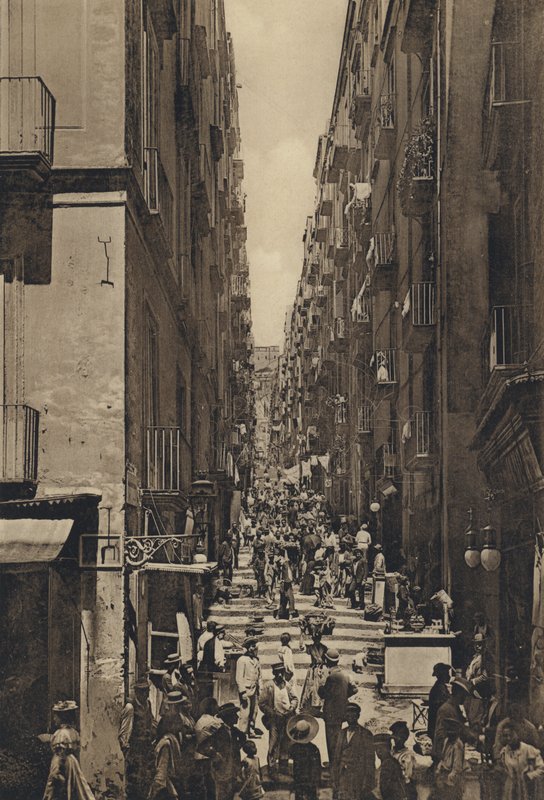 Napels: Gradoni Di Chiaia door Italian Photographer