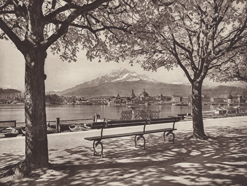 Zwitserland: Luzern, met de Pilatusberg door Jean Gaberell