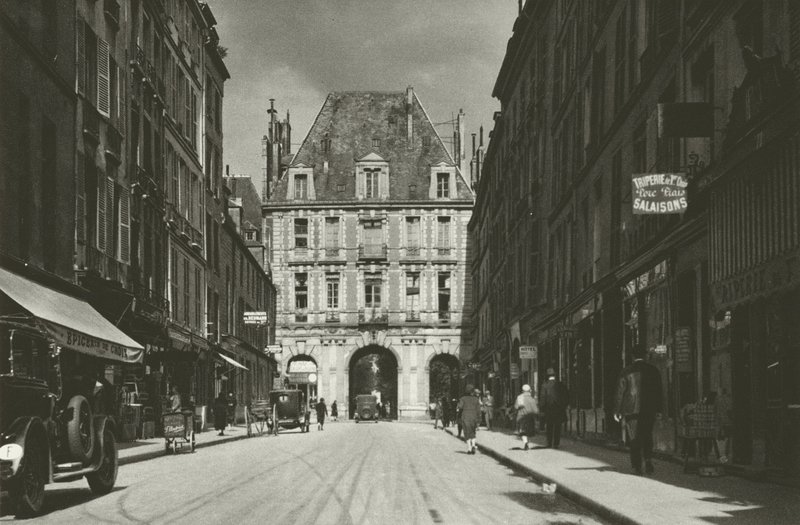 Parijs: Rue de Birague door Mario Bucovich