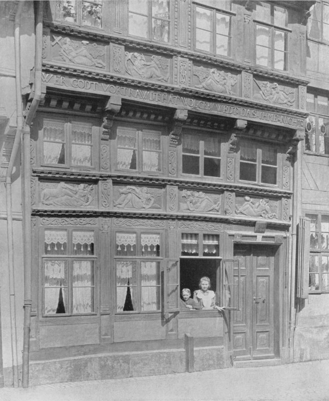 Altes Haus, Wollenweberstrasse 61 door Photographer German