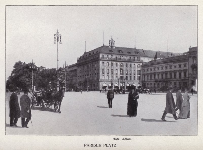 Berlijn: Pariser Platz door Photographer German