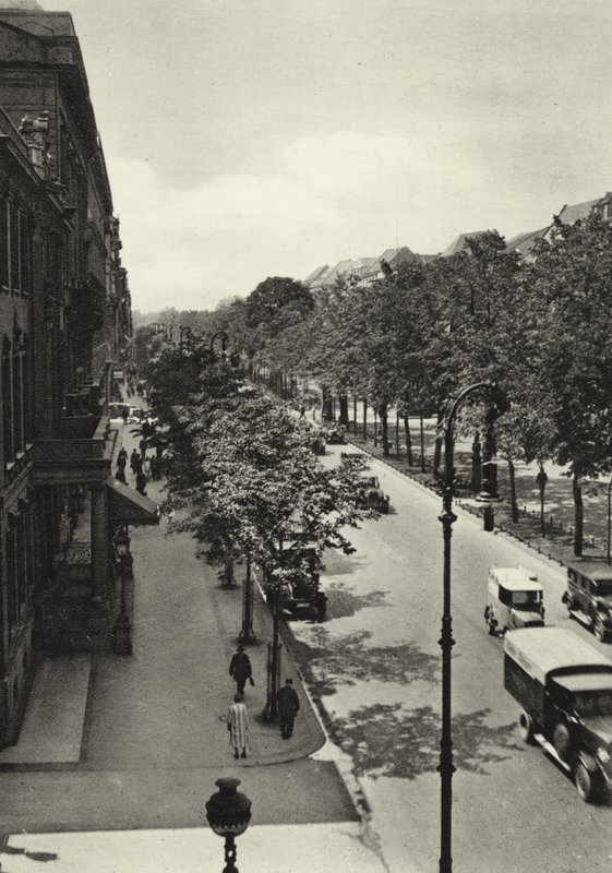 Berlijn: Unter den Linden door Sasha Stone